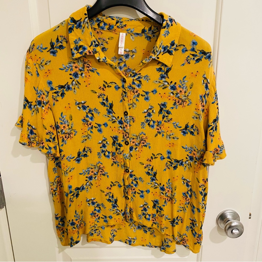 Xhilaration floral top, XL